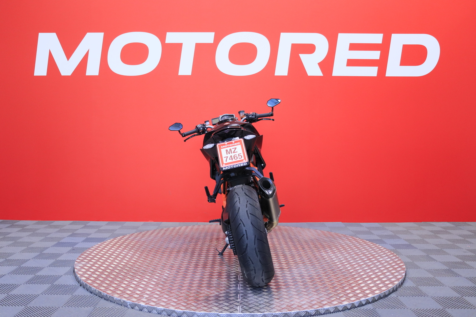 KTM - 1290 - Super Duke R // Vähän ajettu! / Huoltokirja / Akrapovic kokoputkisto / Ducktail / Ajomodet / ABS // - Moottoripyörä