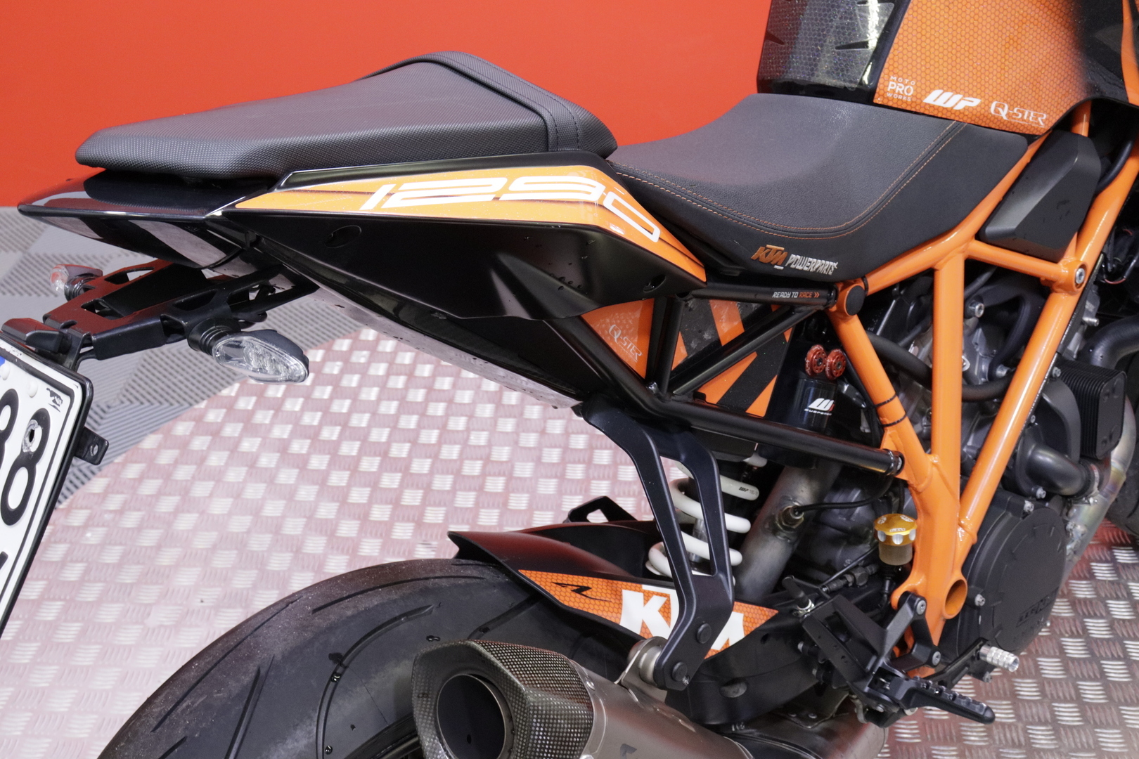 KTM - 1290 - Super Duke R // Huoltokirja / Akrapovic / MTC / Ajomodet // - Moottoripyörä