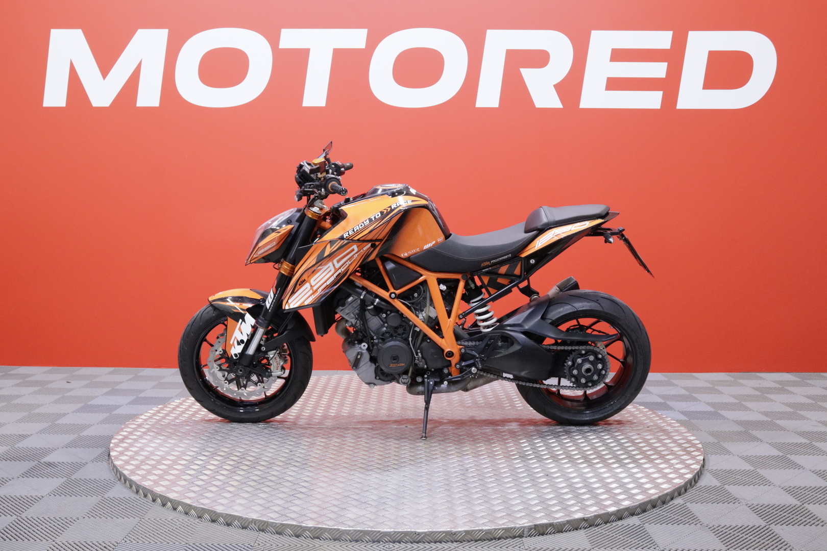KTM - 1290 - Super Duke R // Huoltokirja / Akrapovic / MTC / Ajomodet // - Moottoripyörä