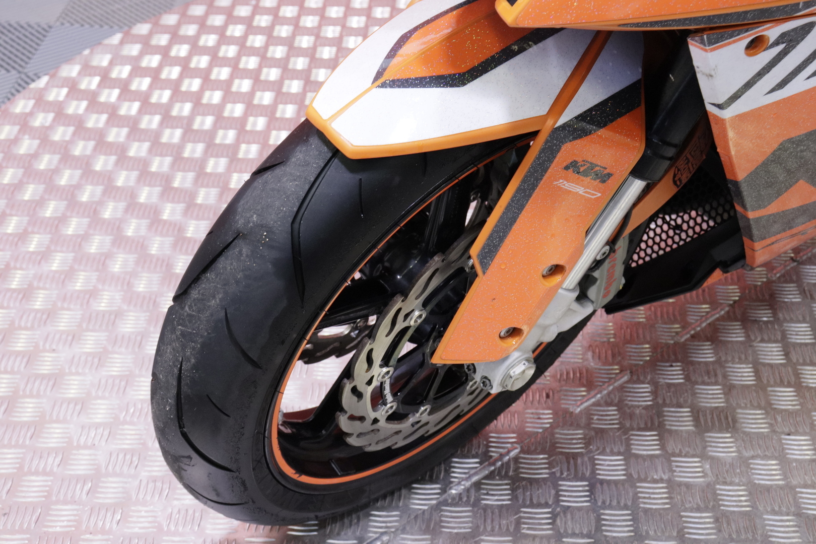 KTM - RC - 8 // Suomipyörä / Akrapovic / Säädettävät kahvat // - Moottoripyörä