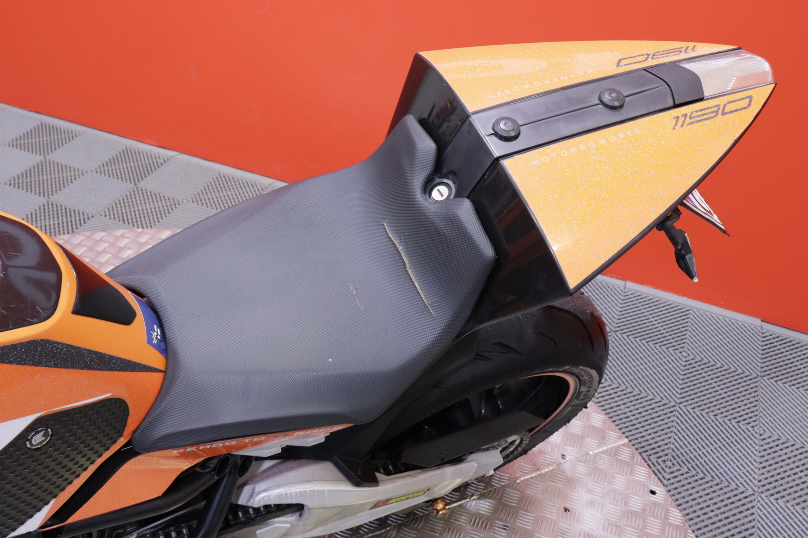 KTM - RC - 8 // Suomipyörä / Akrapovic / Säädettävät kahvat // - Moottoripyörä