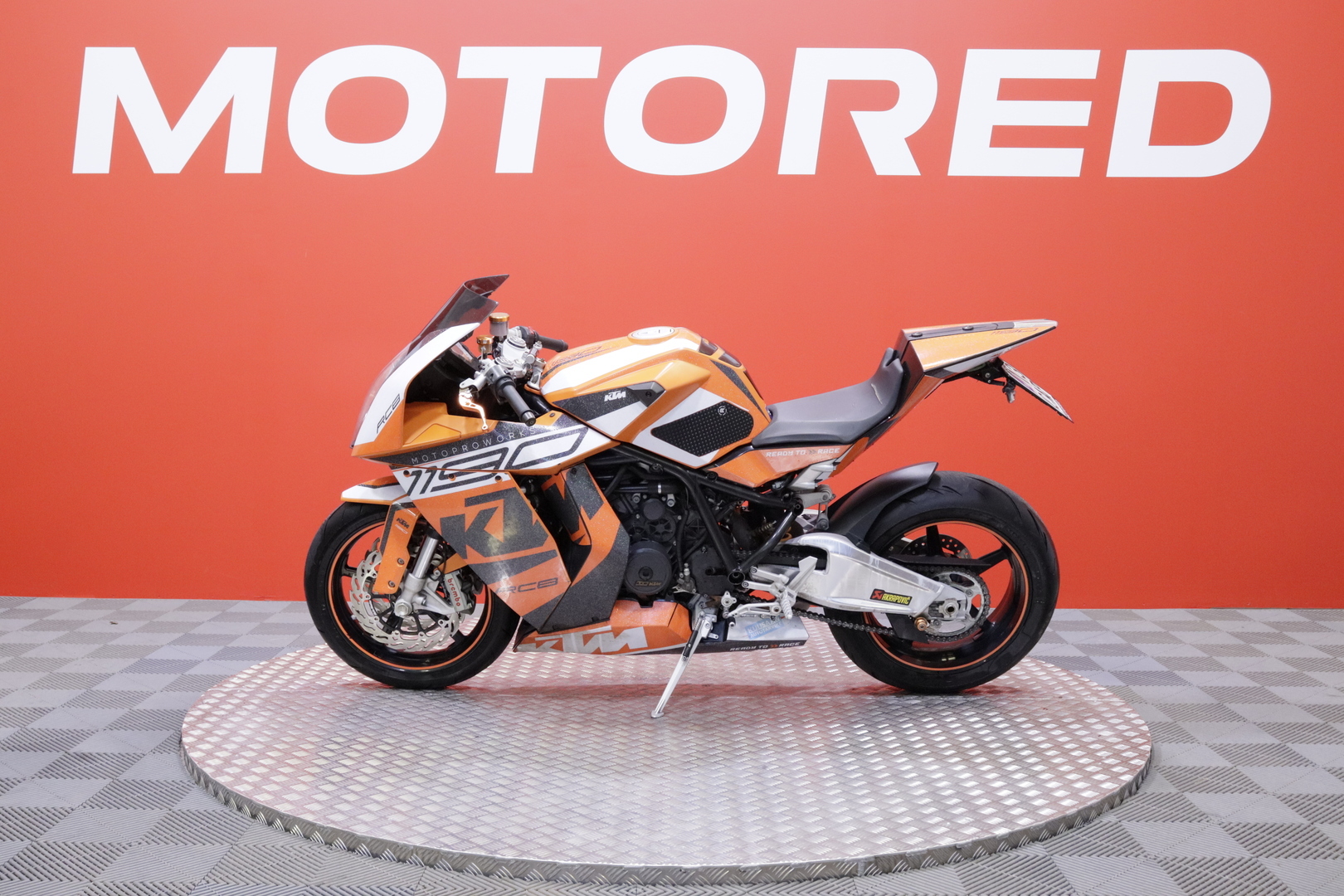 KTM - RC - 8 // Suomipyörä / Akrapovic / Säädettävät kahvat // - Moottoripyörä