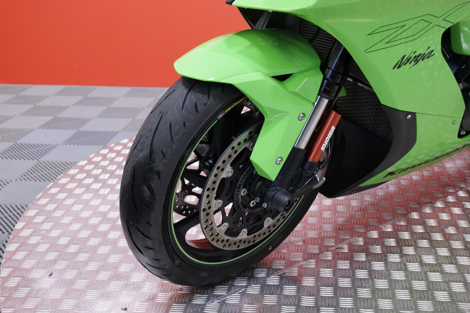 Kawasaki - ZX-10R - // RR-Malli / 1.Om Suomi-pyörä / Huoltokirja / SC Project / 200HP / Penkitetty / KQS / Takovanteet / KIBS / Showa // - Moottoripyörä