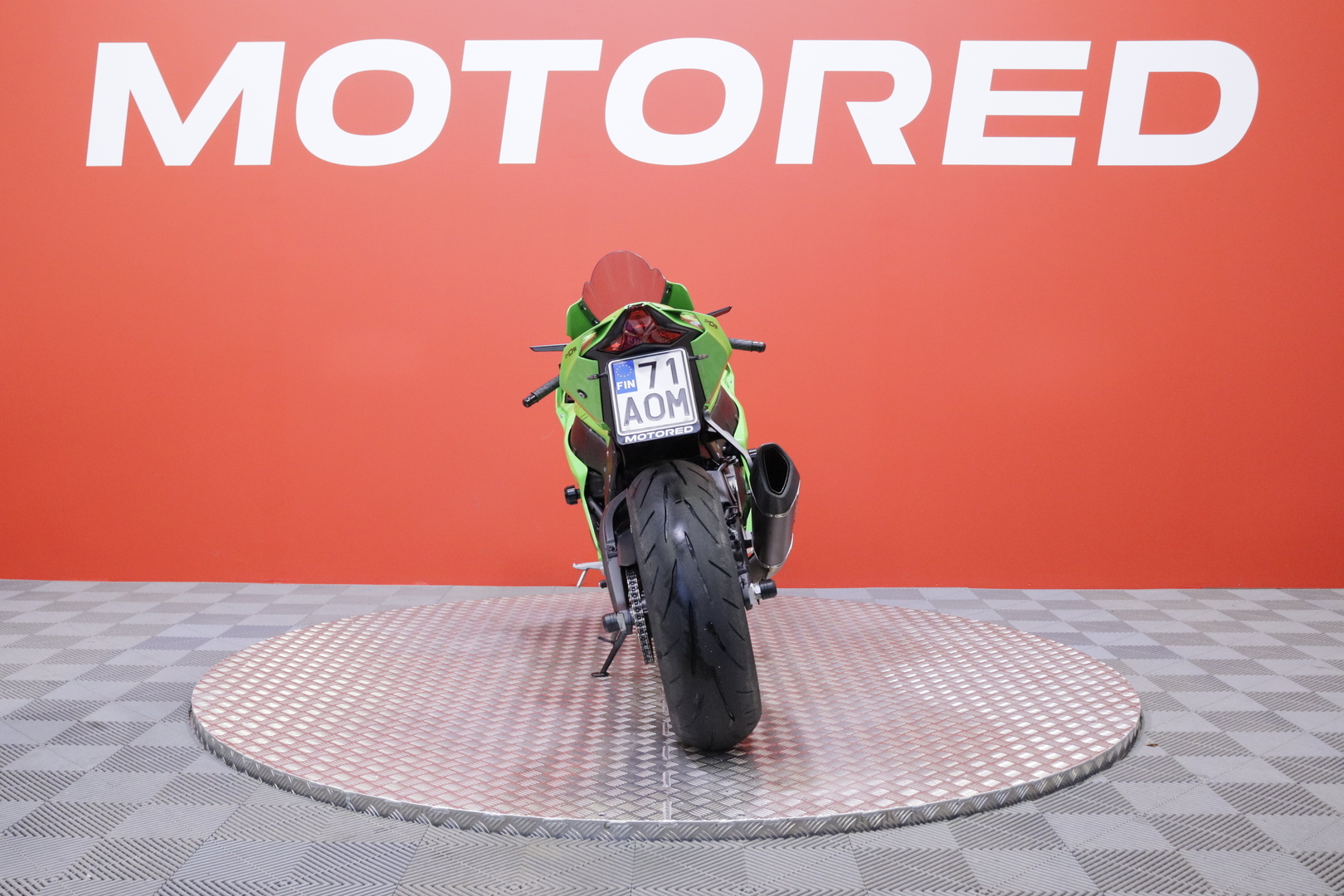 Kawasaki - ZX-10R - // RR-Malli / 1.Om Suomi-pyörä / Huoltokirja / SC Project / 200HP / Penkitetty / KQS / Takovanteet / KIBS / Showa // - Moottoripyörä