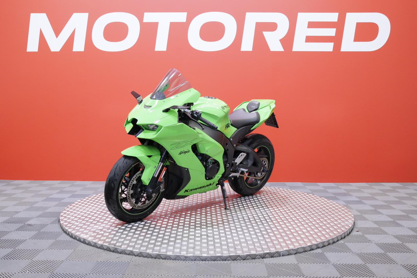 Kawasaki - ZX-10R - // RR-Malli / 1.Om Suomi-pyörä / Huoltokirja / SC Project / 200HP / Penkitetty / KQS / Takovanteet / KIBS / Showa // - Moottoripyörä