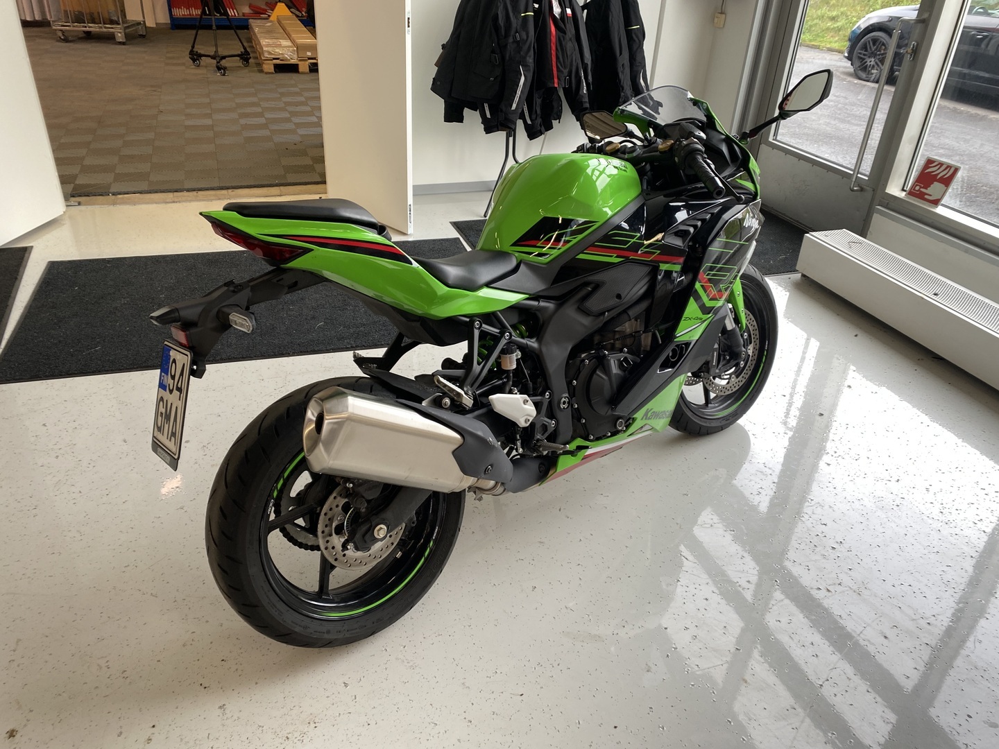 Kawasaki - ZX-4RR - // Juuri saapunut! / Ensihuolto tehty! / Ajomodet / KQS / KTRC // - Moottoripyörä