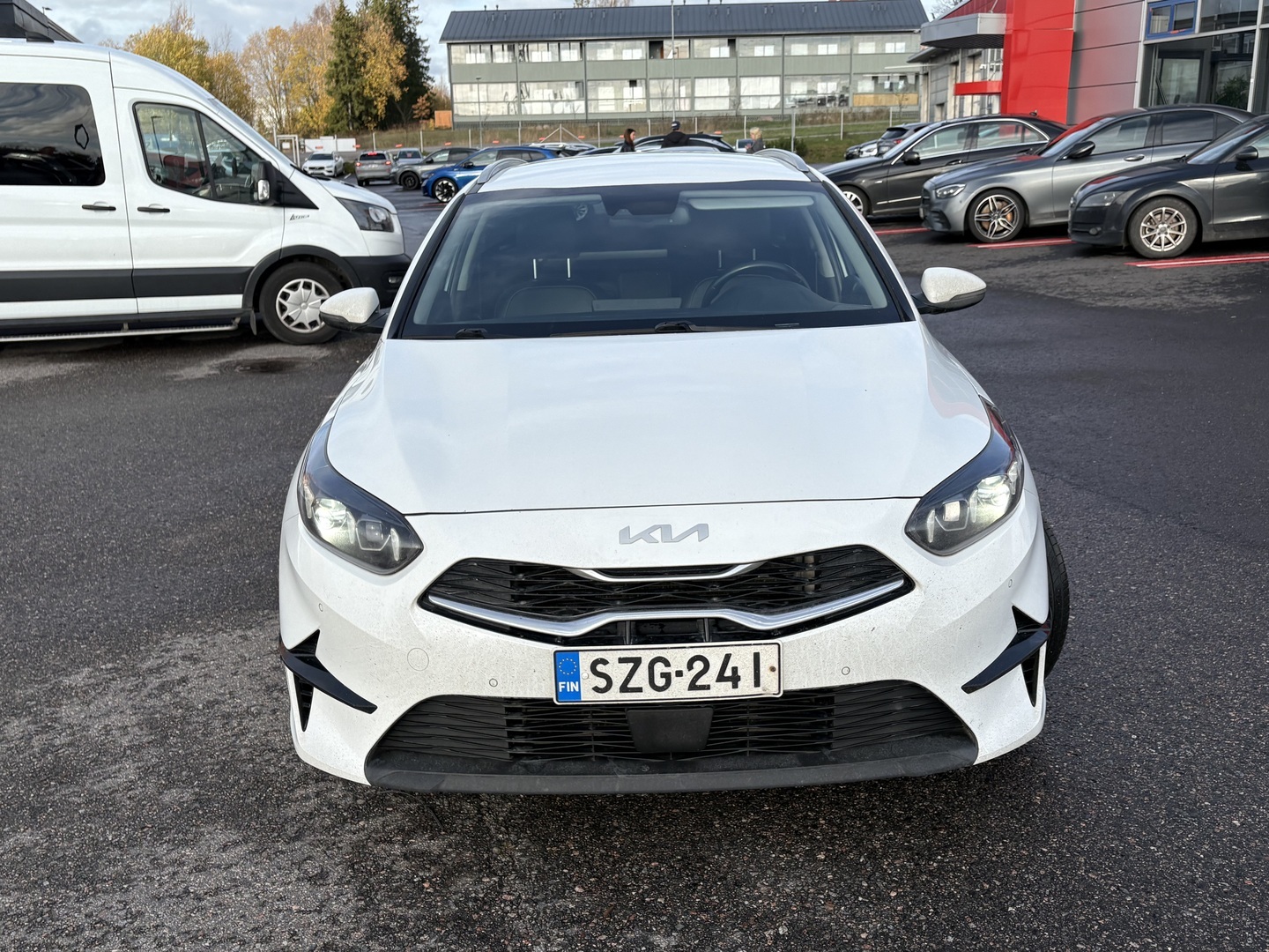Kia - Ceed - 1,5 T-GDI Mild-Hybrid 160hv Business Premium 5D DCT - Viistoperä