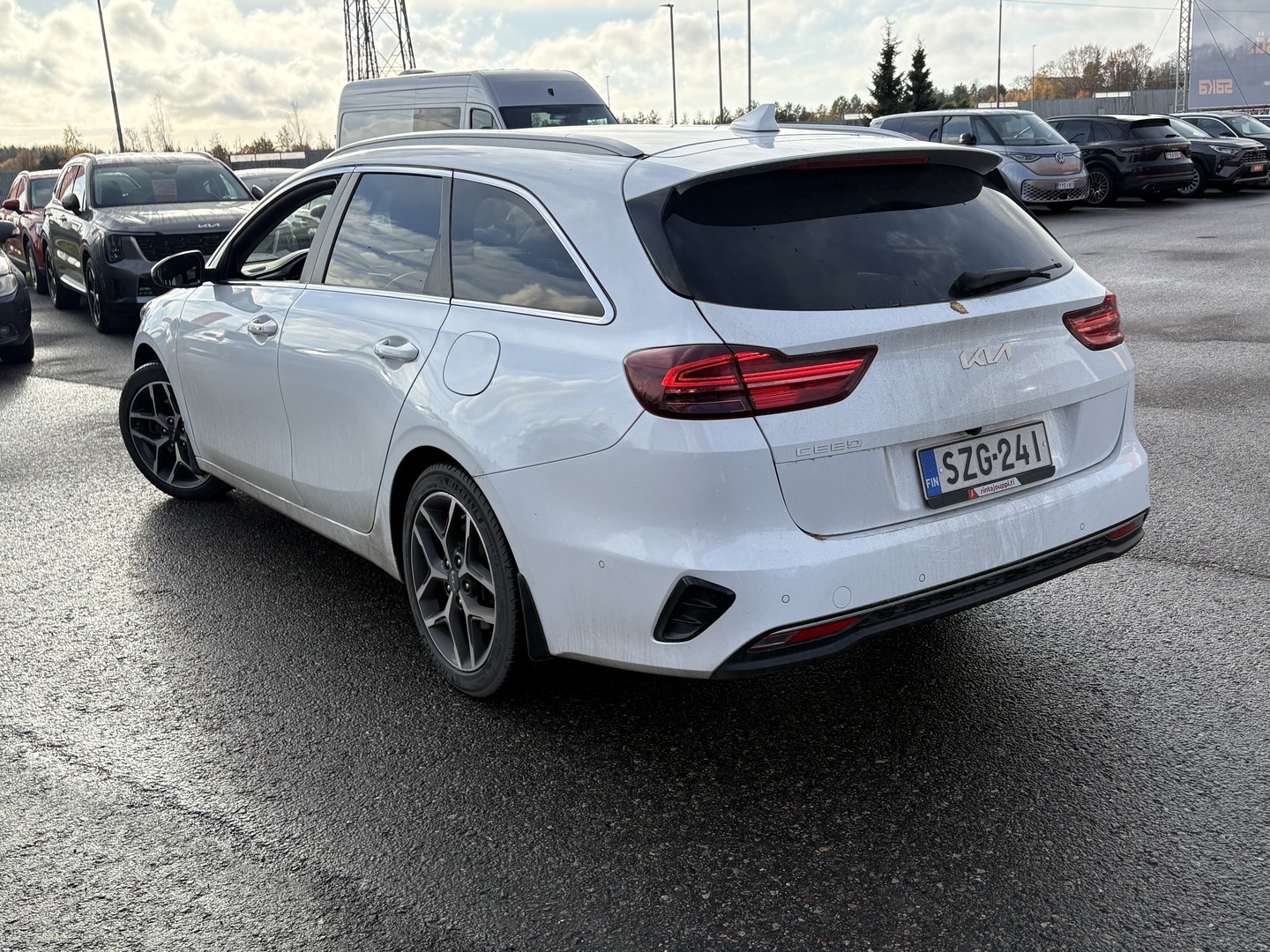 Kia - Ceed - 1,5 T-GDI Mild-Hybrid 160hv Business Premium 5D DCT - Viistoperä