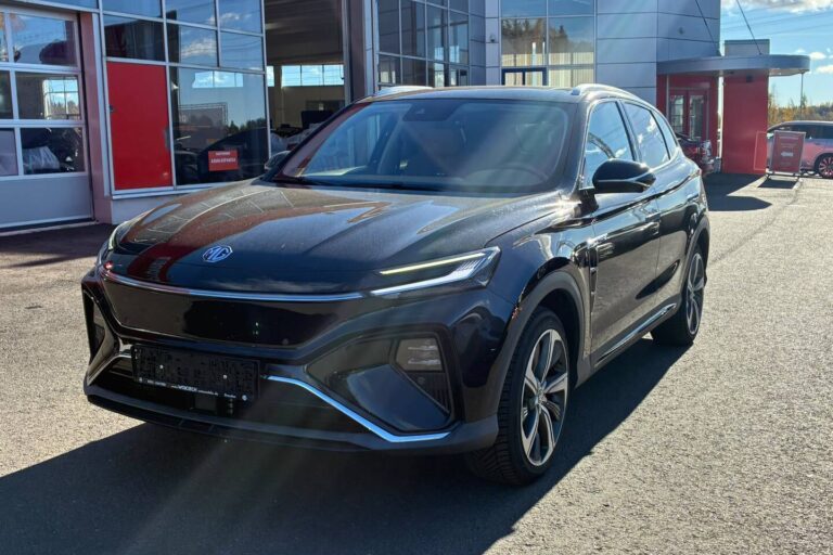 MG - Marvel R - Performance AWD - Maastoauto