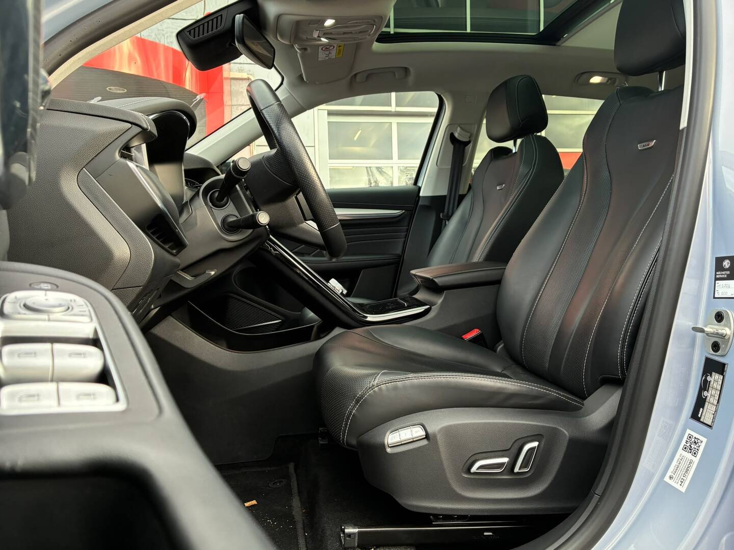 MG - Marvel R - Luxury - Maastoauto