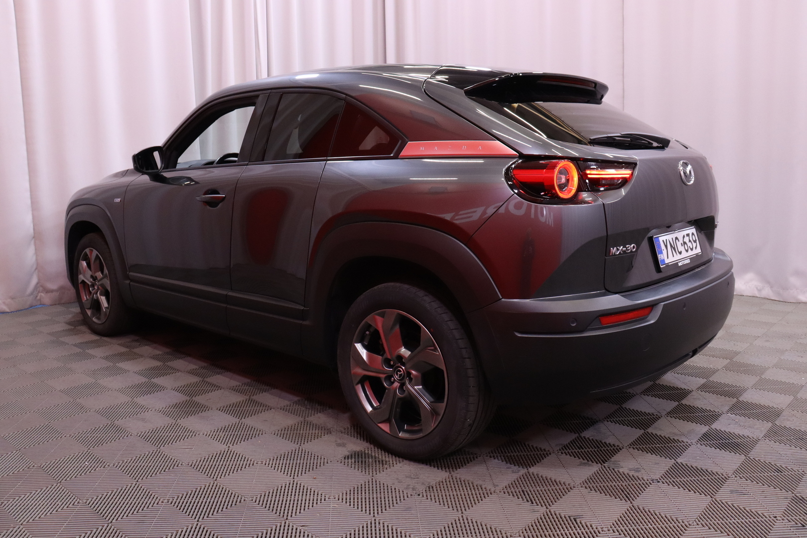 Mazda - MX-30 - 35,5 kWh e-Skyactiv Makoto Modern Confidence - Farmari