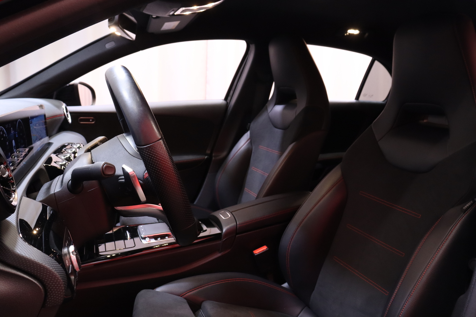 Mercedes-Benz - A - 180 A Business AMG - Viistoperä