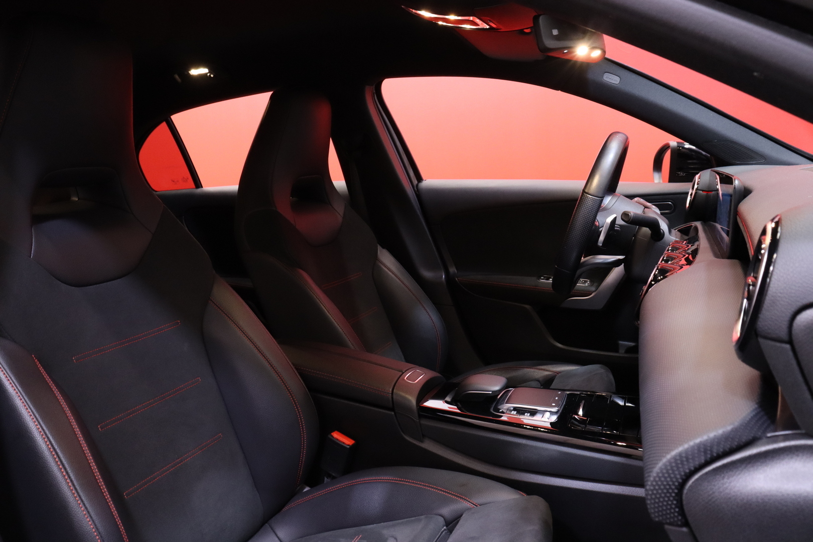 Mercedes-Benz - A - 180 A Business AMG - Viistoperä