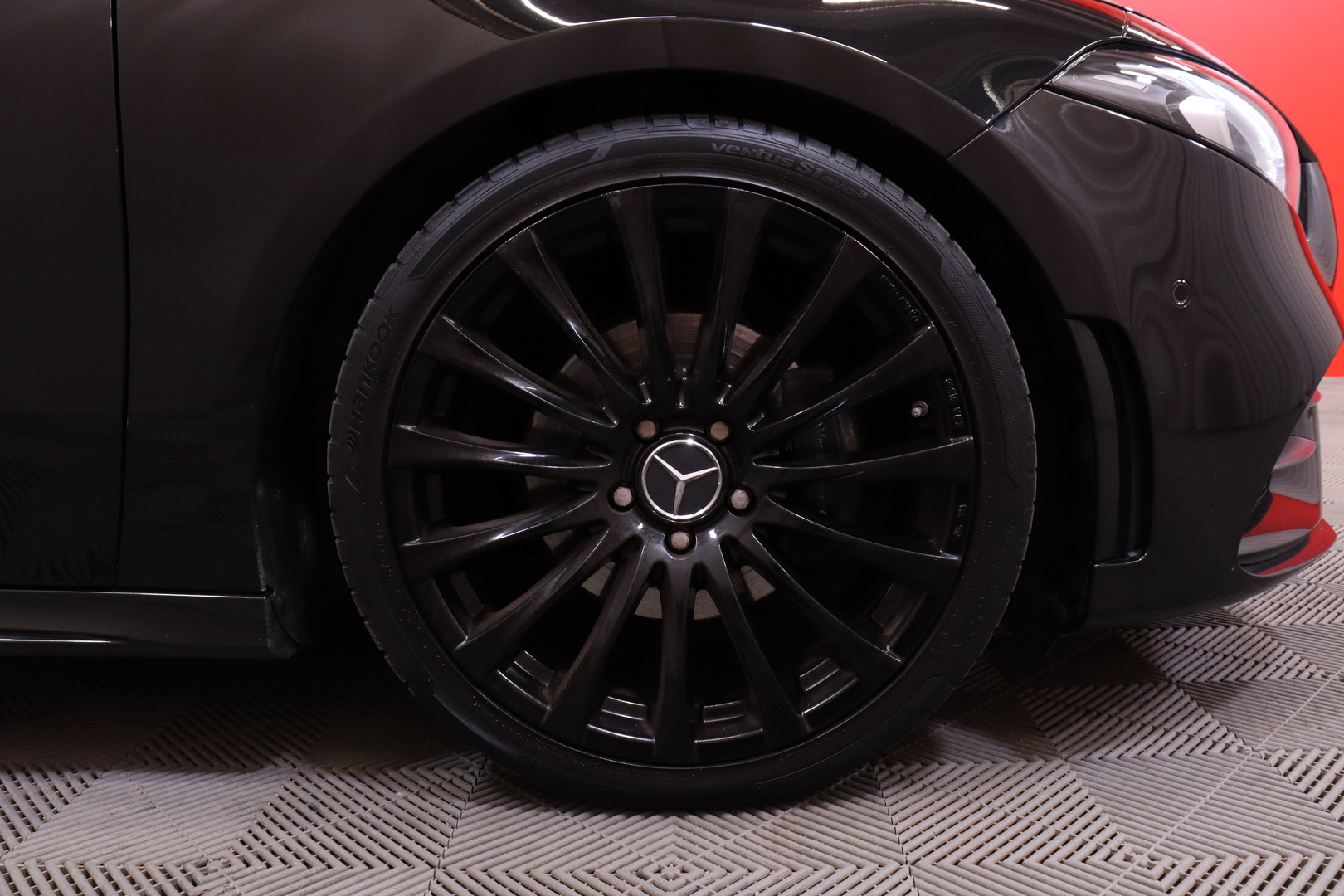 Mercedes-Benz - A - 180 A Business AMG - Viistoperä