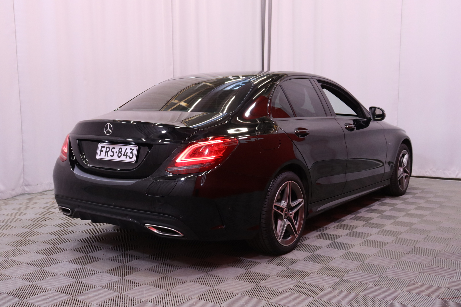 Mercedes-Benz - C - C 300 e Sedan AMG - Sedan