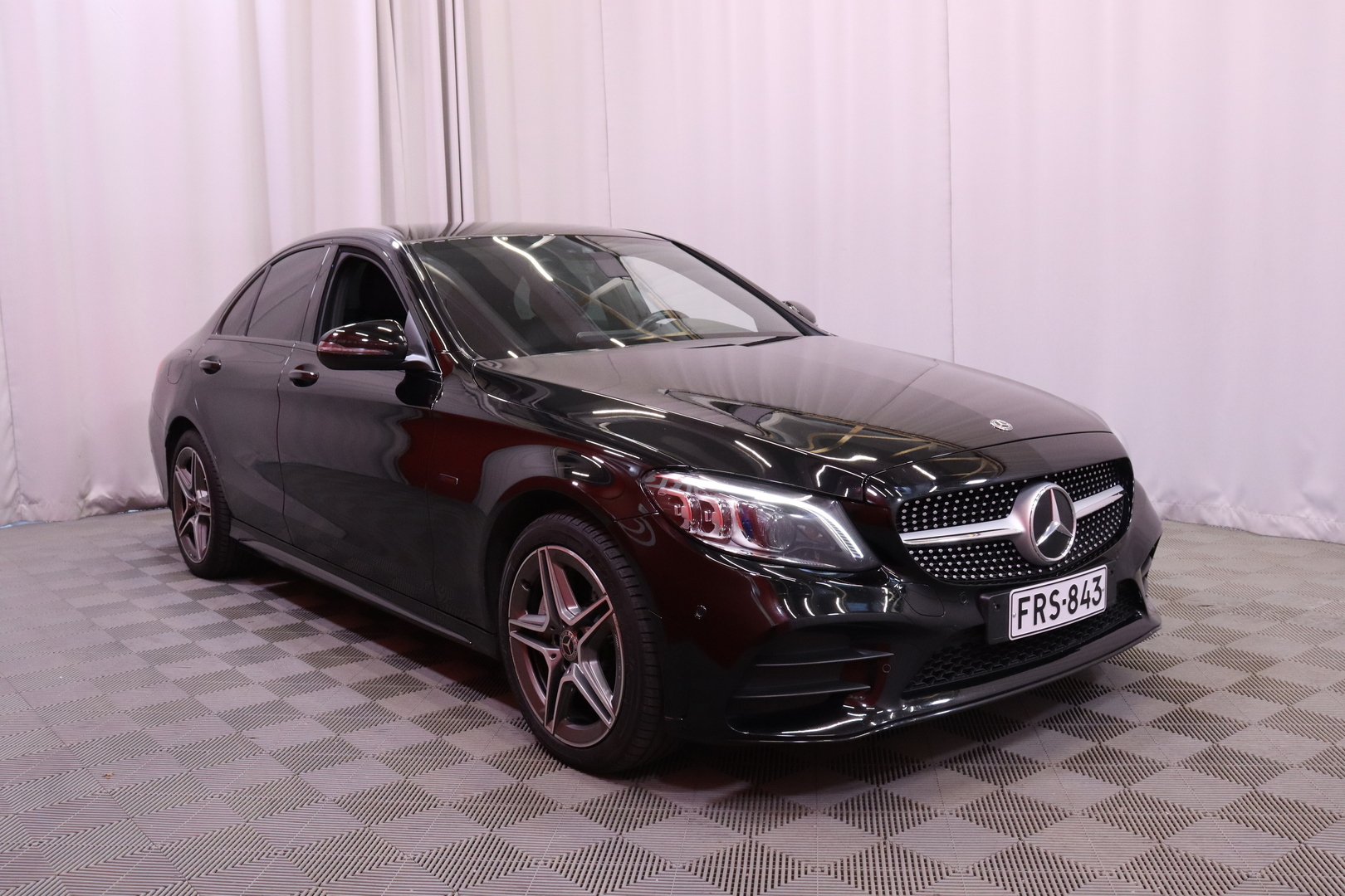 Mercedes-Benz - C - C 300 e Sedan AMG - Sedan