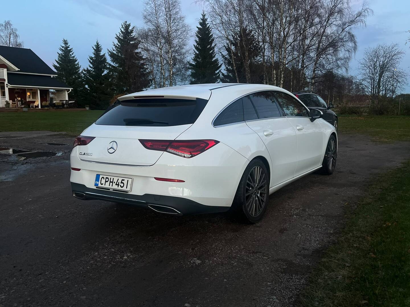Mercedes-Benz - CLA - 180 A Shooting Brake Business Progressive - Farmari