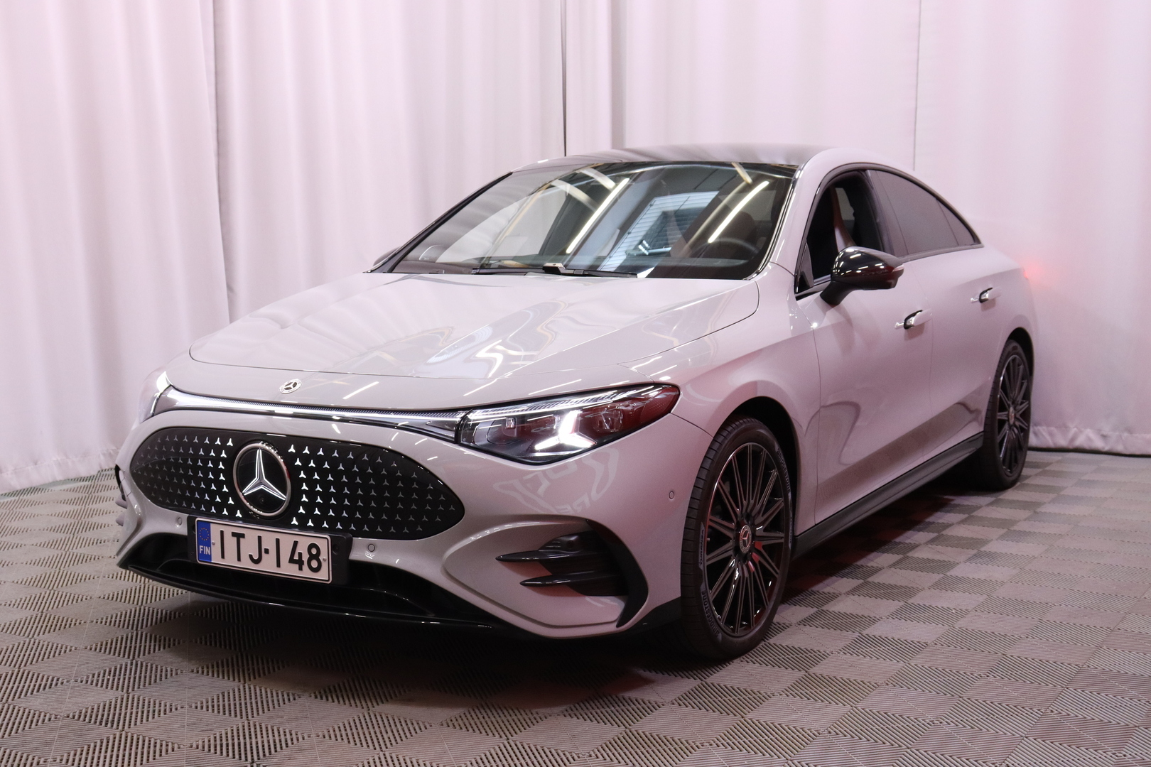 Mercedes-Benz - CLA - 350 4MATIC AMG Line - Sedan