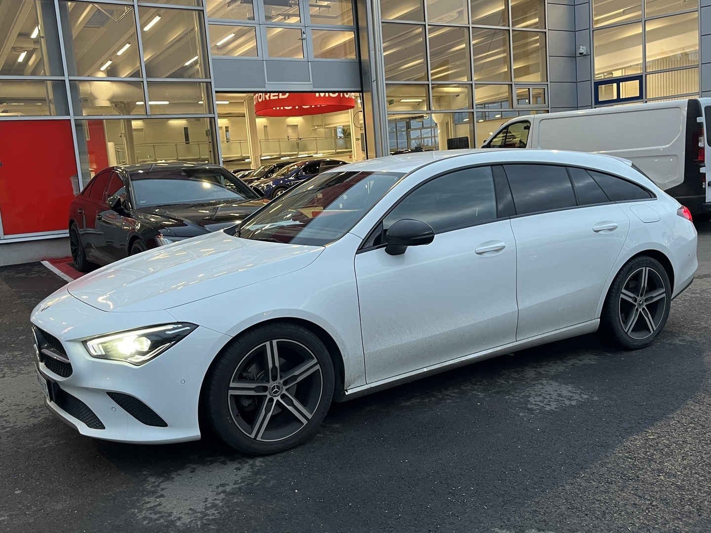 Mercedes-Benz - CLA - 180 A Shooting Brake Business Progressive - Farmari