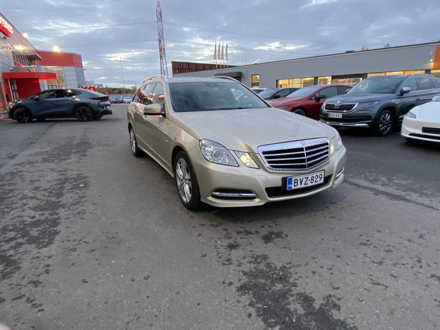 Mercedes-Benz - E - 250 CDI BE T 4Matic A Premium Business - Farmari