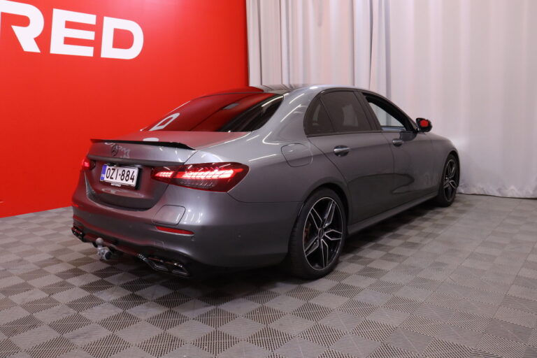 Mercedes-Benz E