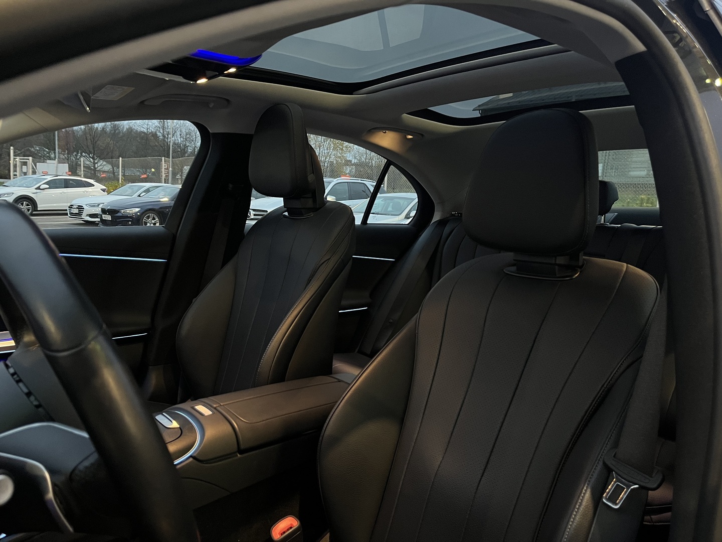 Mercedes-Benz - E - 400 e 4MATIC A Premium Edition - Sedan