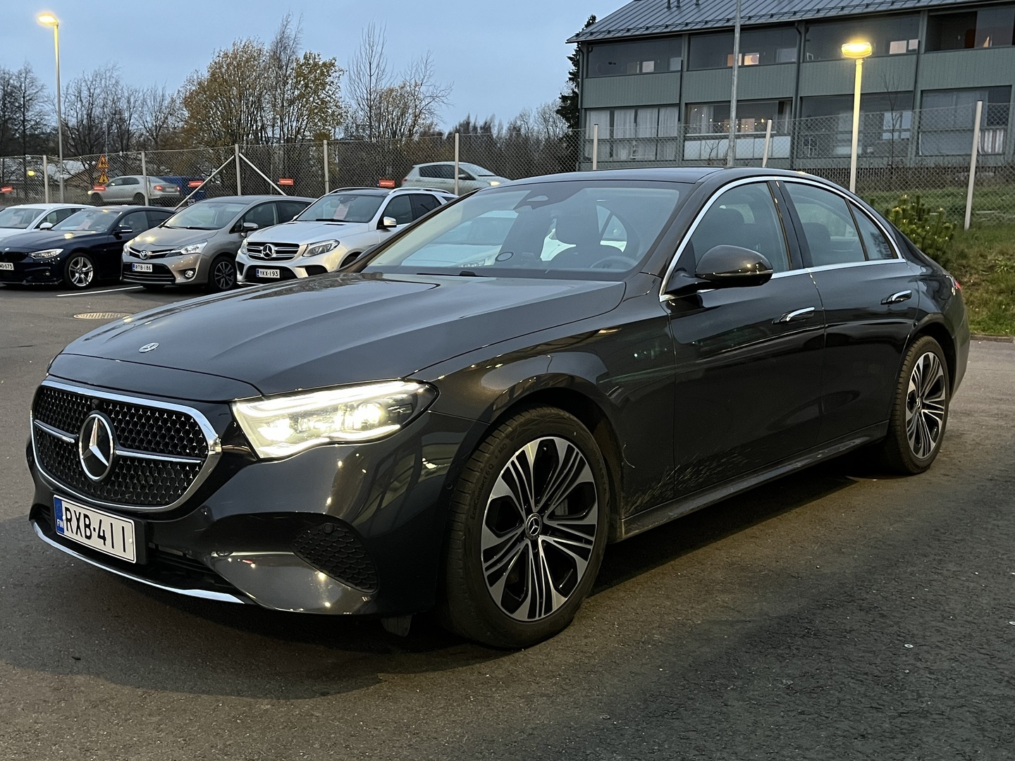 Mercedes-Benz - E - 400 e 4MATIC A Premium Edition - Sedan