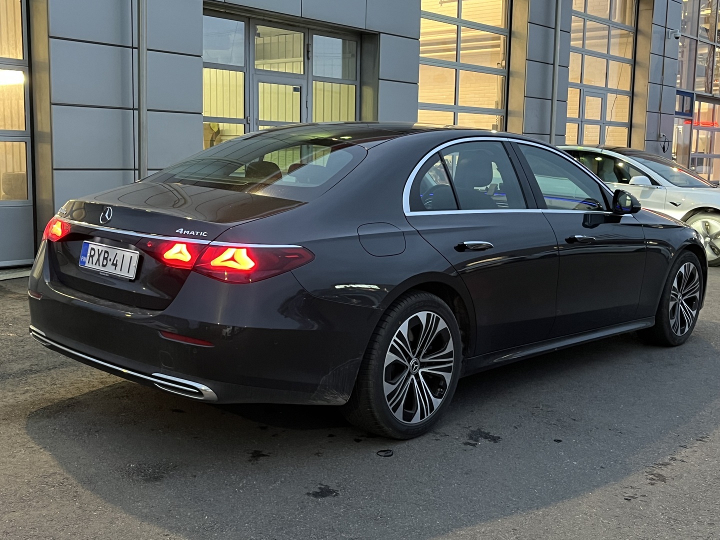 Mercedes-Benz - E - 400 e 4MATIC A Premium Edition - Sedan