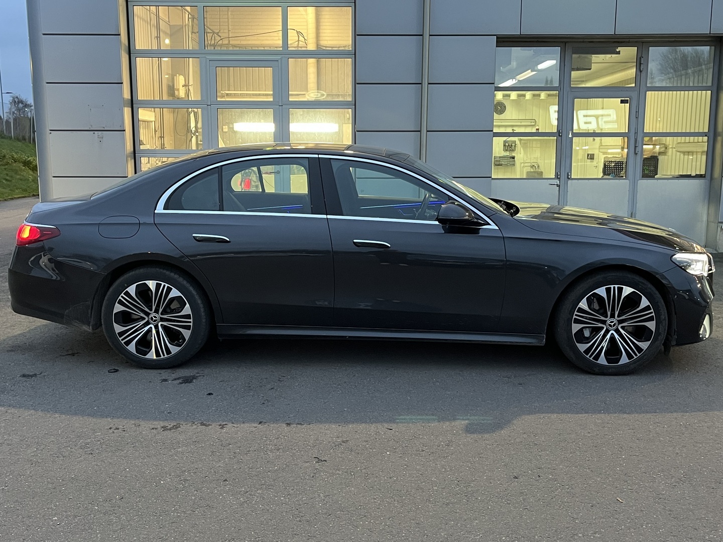 Mercedes-Benz - E - 400 e 4MATIC A Premium Edition - Sedan