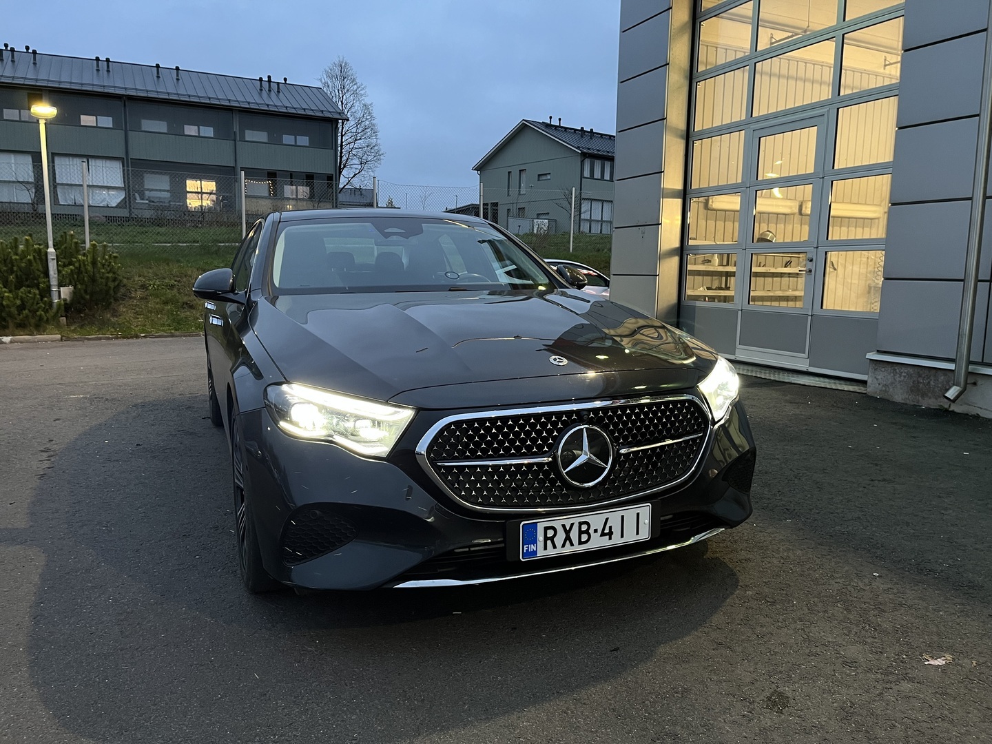 Mercedes-Benz - E - 400 e 4MATIC A Premium Edition - Sedan