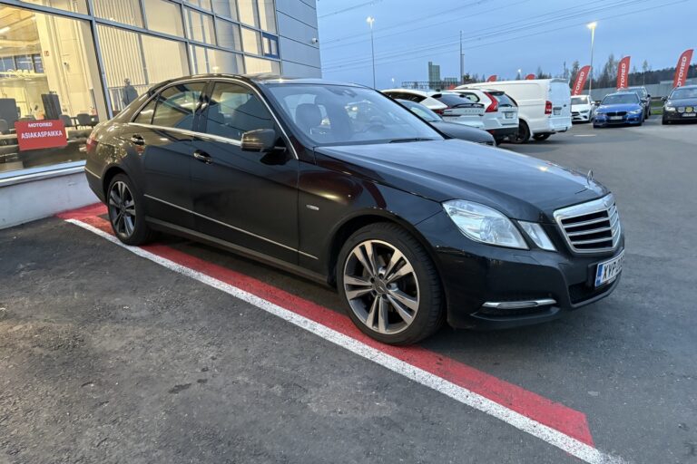 Mercedes-Benz - E - 350 CDI 4MATIC Sedan Avantgarde - Sedan
