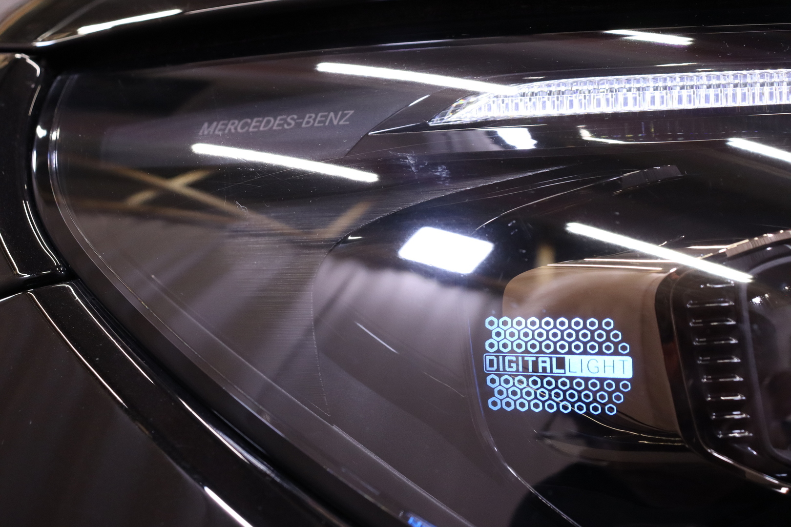 Mercedes-Benz - EQE SUV - 300 SUV - Maastoauto