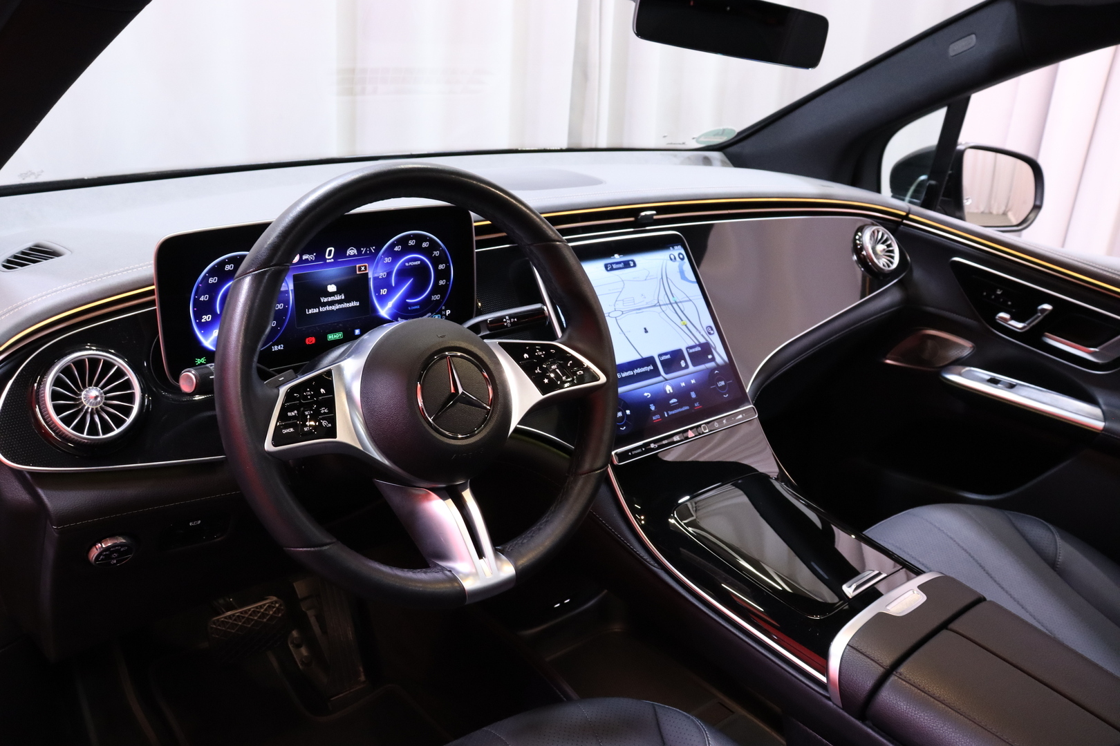 Mercedes-Benz - EQE SUV - 300 SUV - Maastoauto