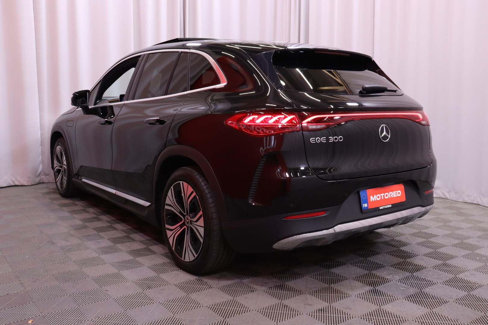 Mercedes-Benz - EQE SUV - 300 SUV - Maastoauto