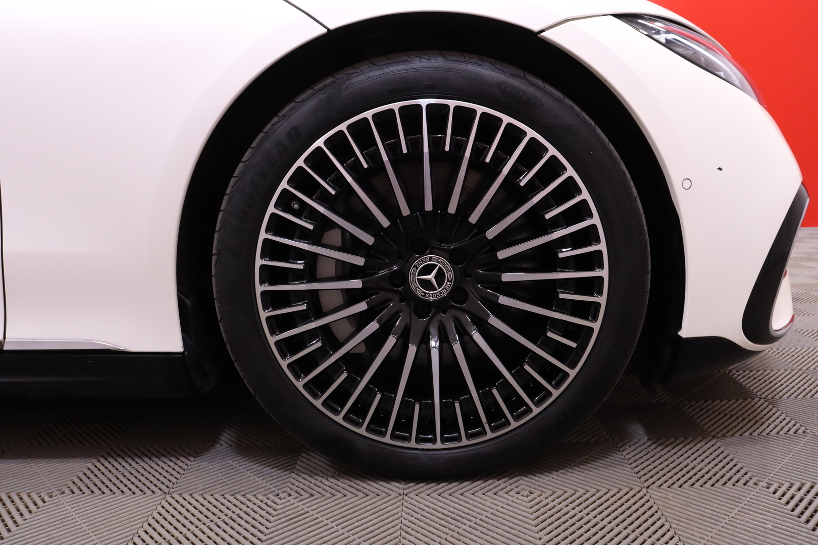 Mercedes-Benz - EQS - 450 4MATIC AMG - Sedan