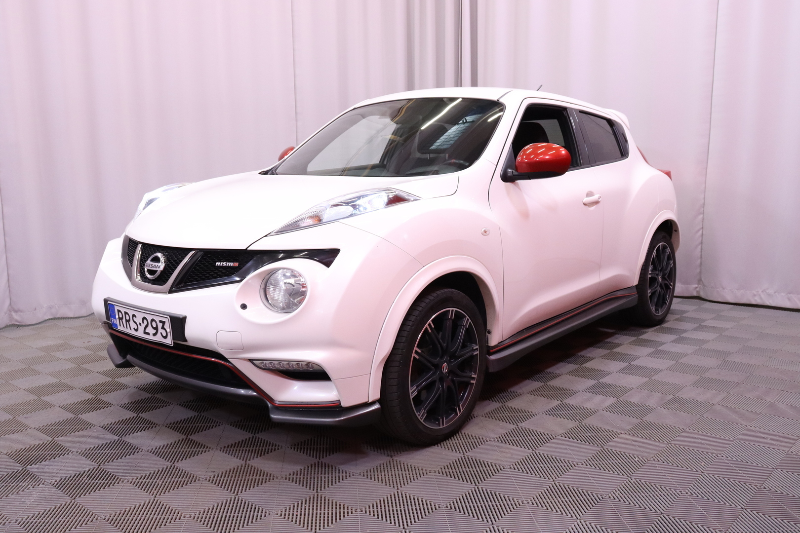 Nissan Juke 1,6L DIG-T Nismo 2WD 6MT IMS 2014, bild 6/31