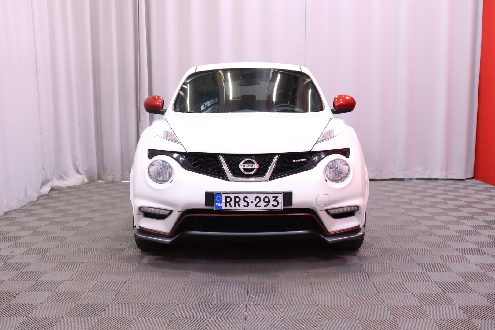 Nissan Juke 1,6L DIG-T Nismo 2WD 6MT IMS 2014, bild 7/31