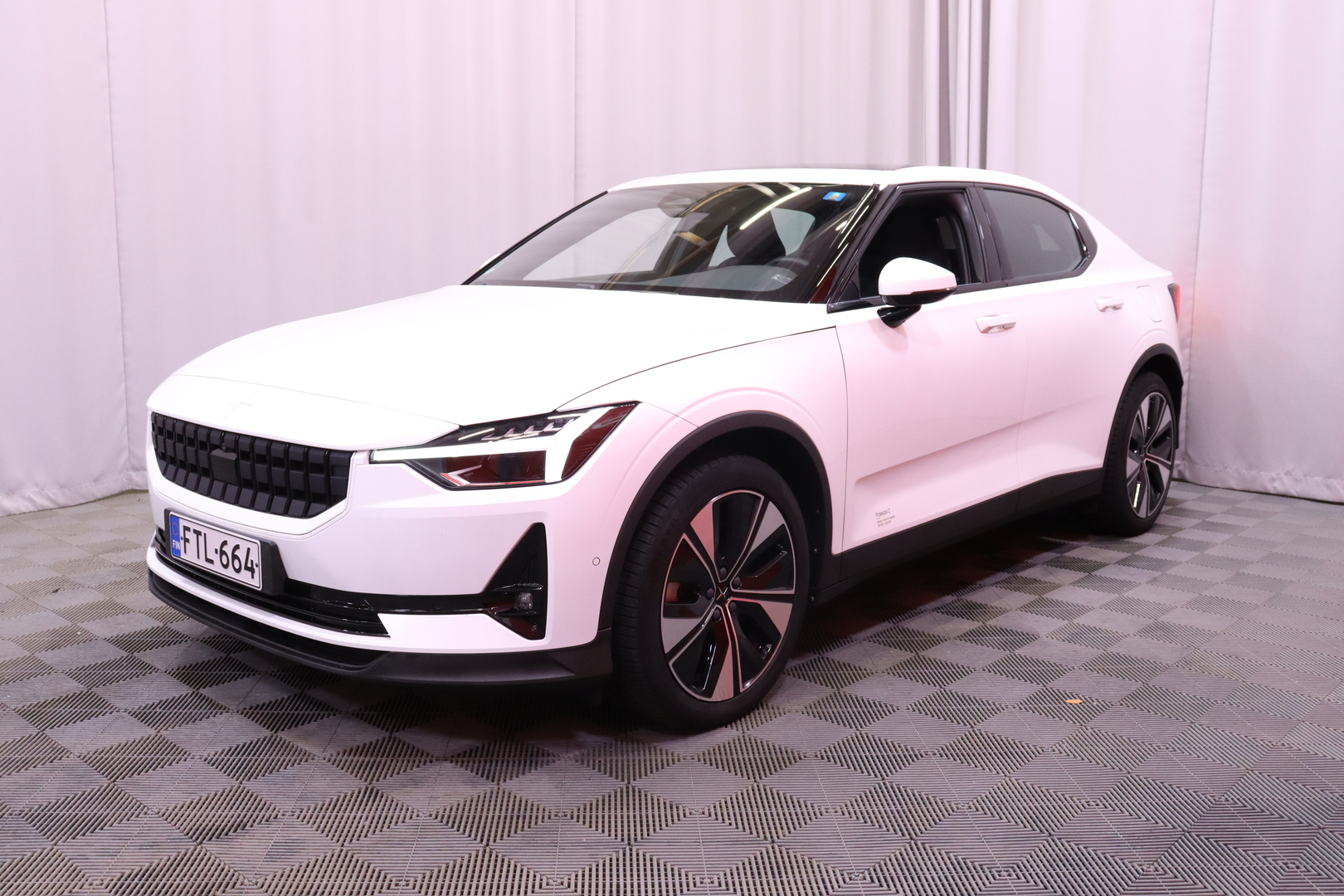 Polestar - 2 - Long Range Dual Motor, 300kW, 78kWh - Viistoperä