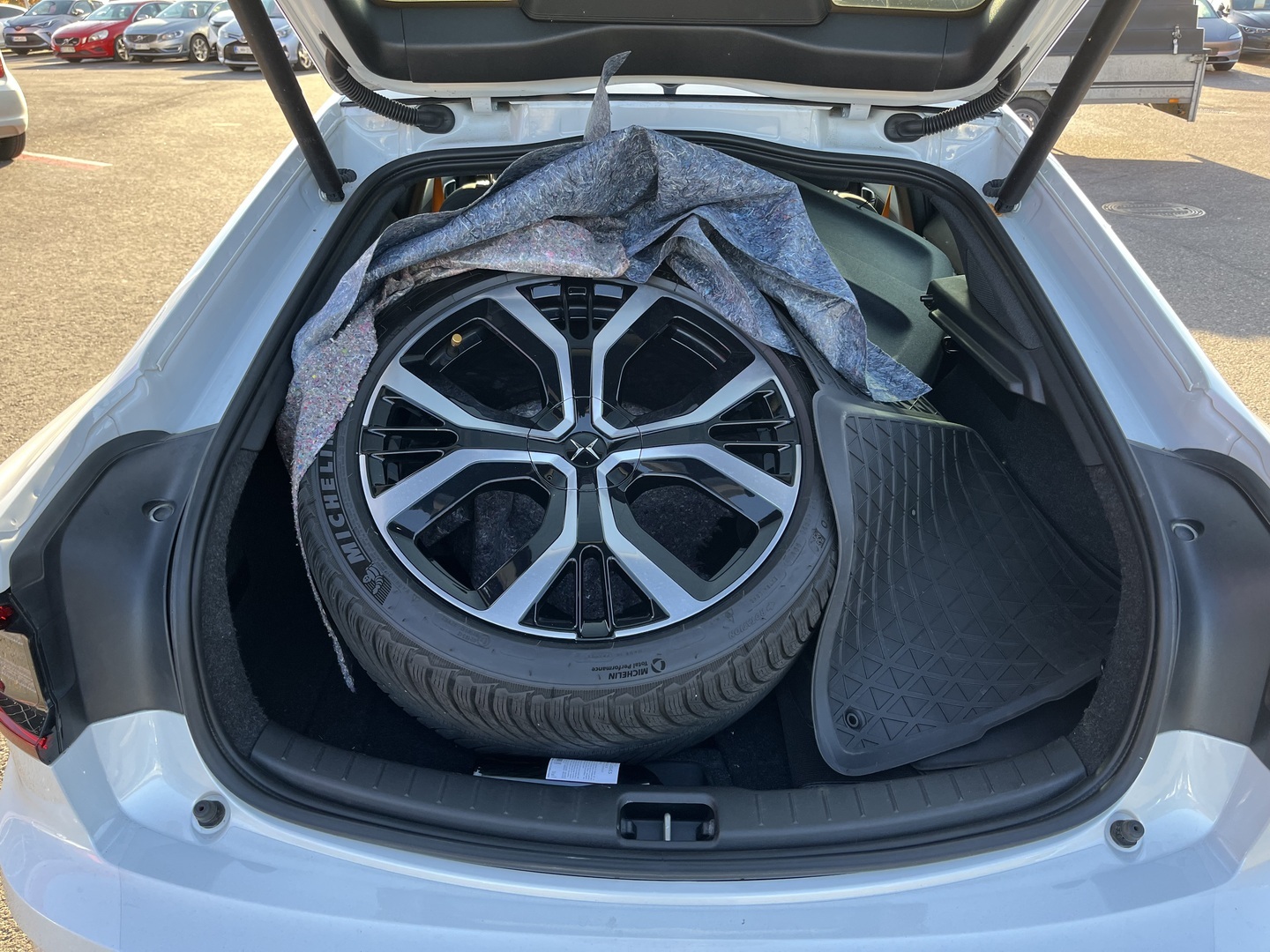 Polestar - 2 - Engineered BST 270 Edition, 350kW, 78kWh - Viistoperä