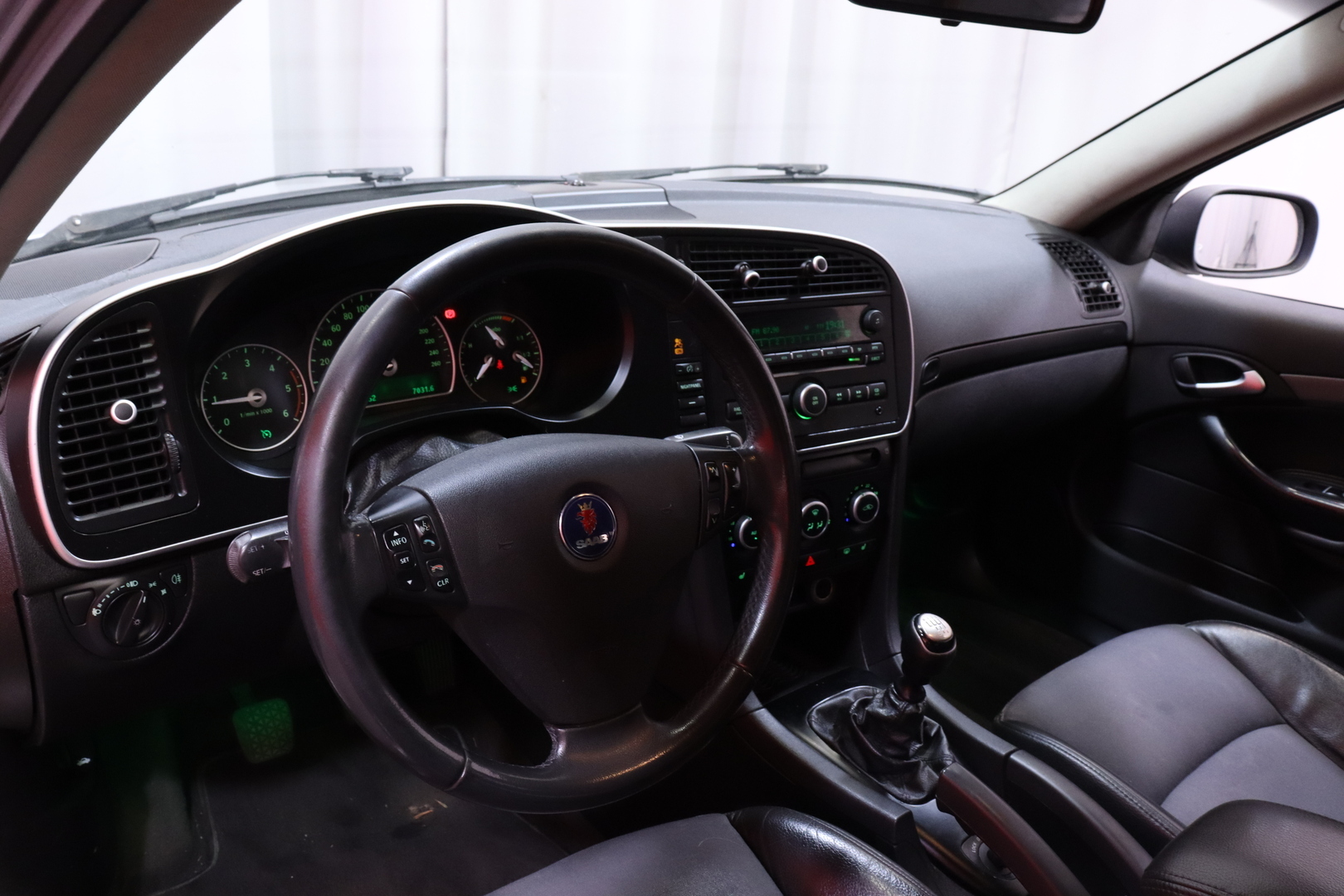 Saab - 9-3 - Linear 1,9TTiD 130hv 4D MT6 FWD BL - Sedan