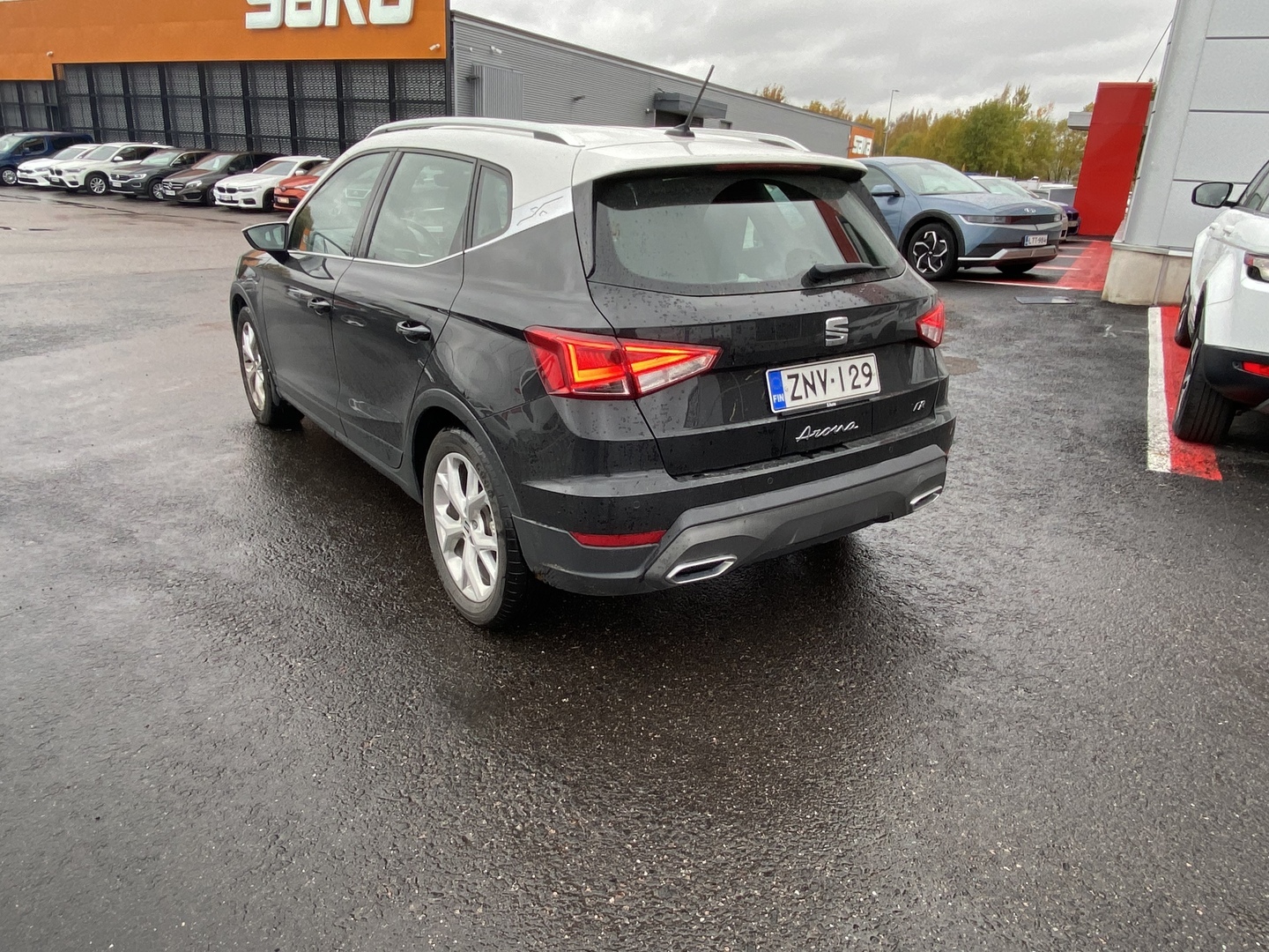 Seat - Arona - 1,0 EcoTSI 110 FR - Viistoperä