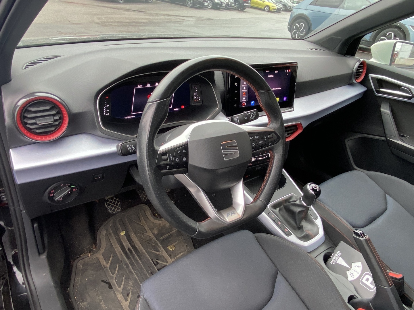 Seat - Arona - 1,0 EcoTSI 110 FR - Viistoperä