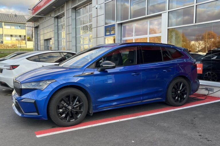 Skoda - Enyaq - 80x 4x4 SportLine iV - Maastoauto