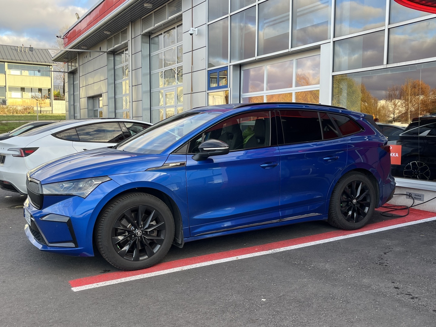 Skoda - Enyaq - 80x 4x4 SportLine iV - Maastoauto
