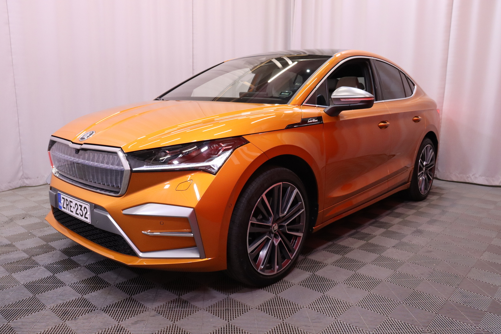 Skoda Enyaq Coupe 85x 4x4 L&K 2025, bild 6/44