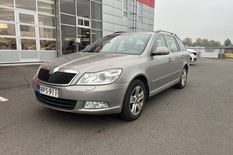 Skoda - Octavia - Combi 1,4 TSI Elegance DSG Autom. - Farmari
