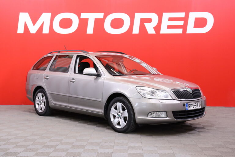 Skoda - Octavia - Combi 1,4 TSI Elegance DSG Autom. - Farmari