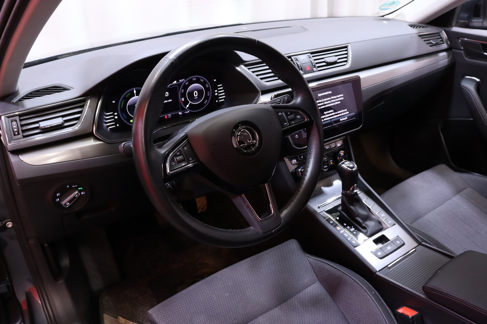 Skoda - Superb - Combi 1,4 TSI PHEV Style iV DSG Autom. - Farmari