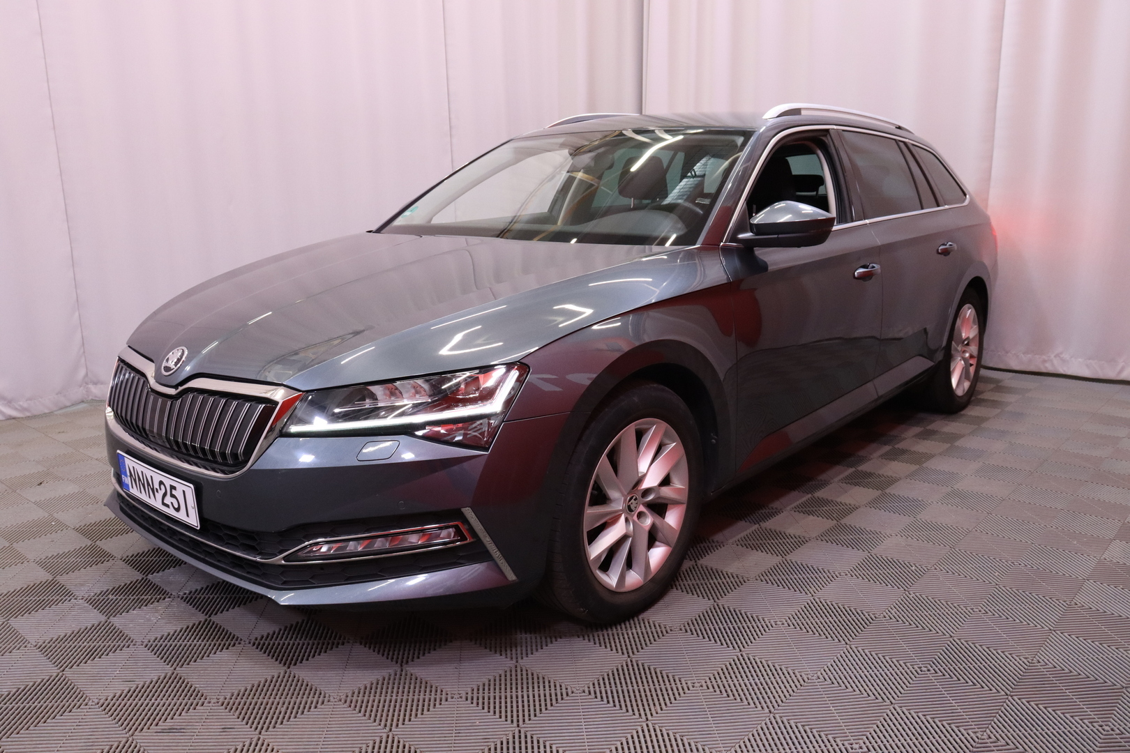Skoda - Superb - Combi 1,4 TSI PHEV Style iV DSG Autom. - Farmari