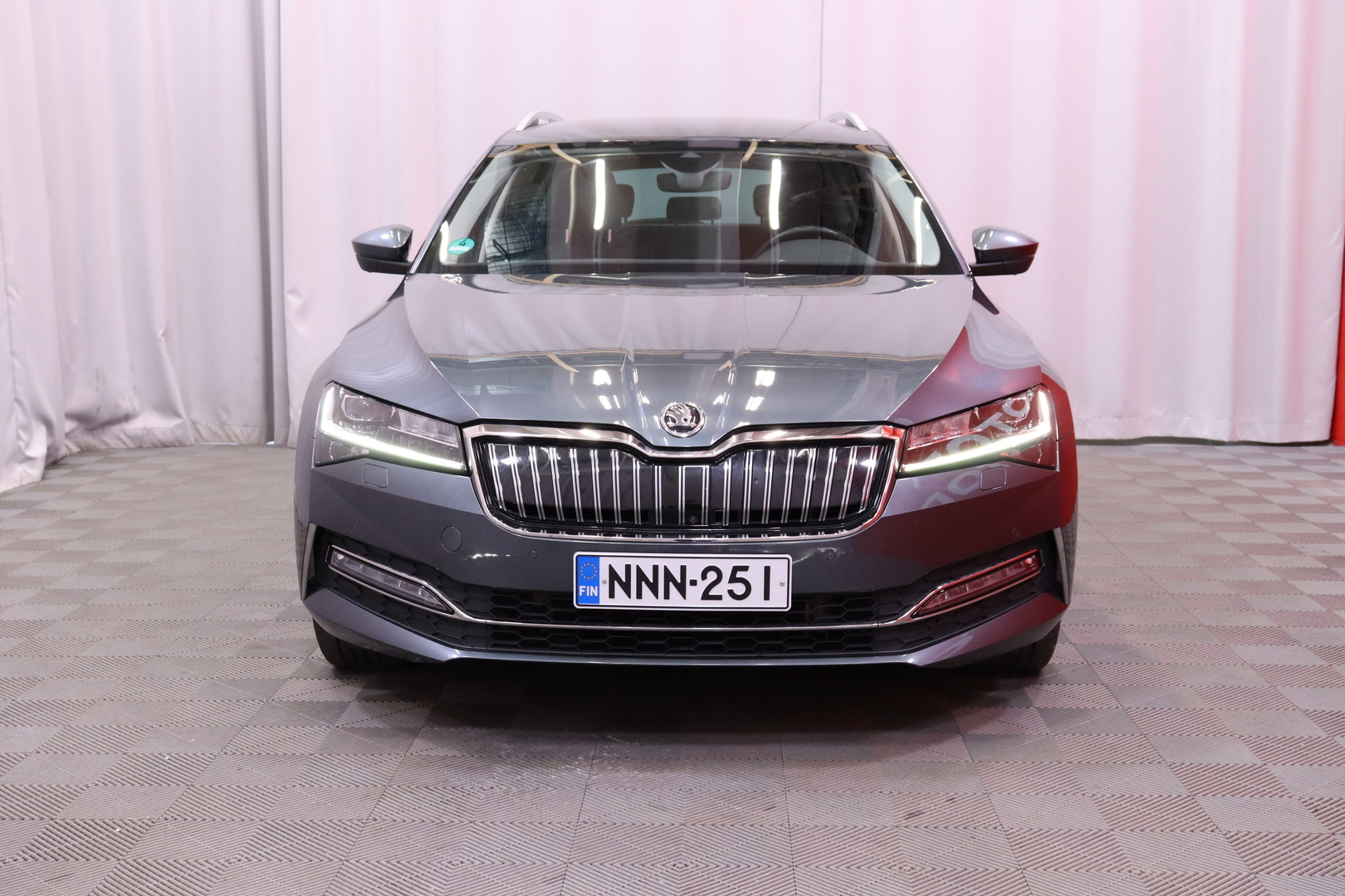 Skoda Superb 2020, bild 7/39